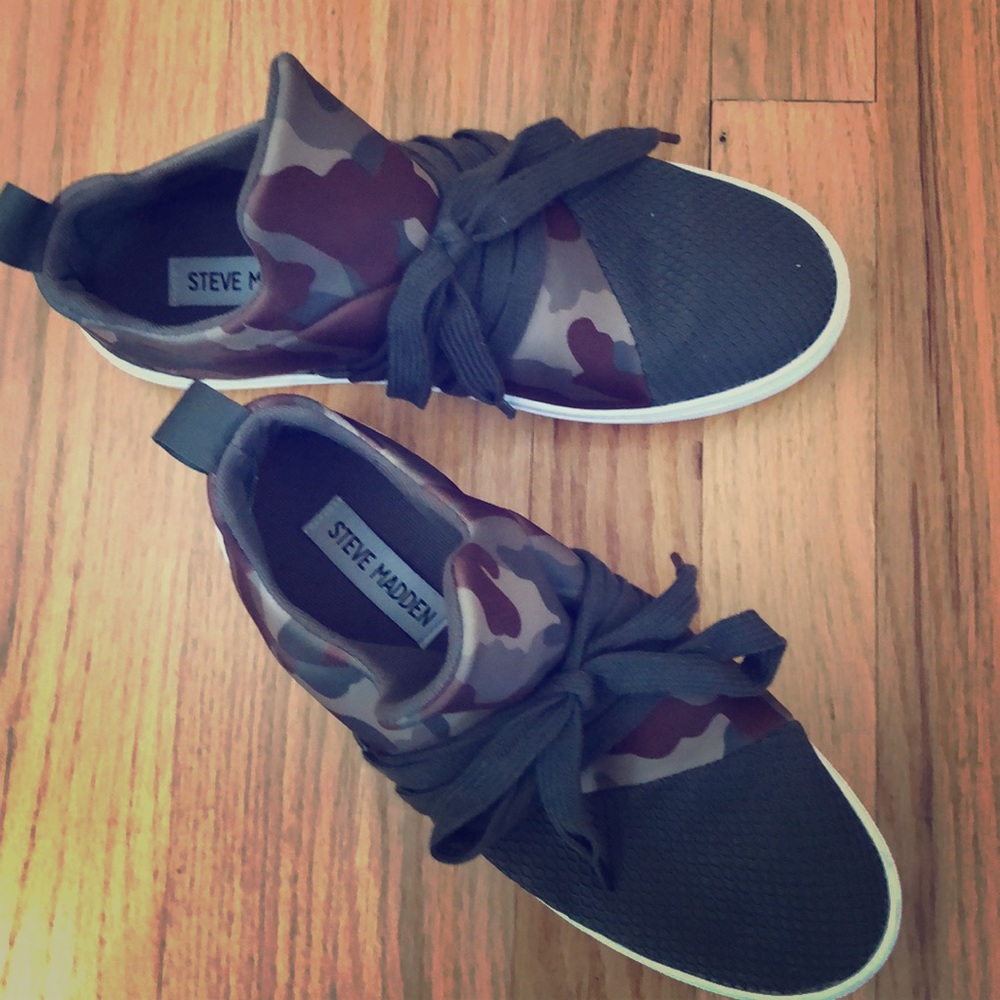 Excellent used condition Steve Madden lancer shoe